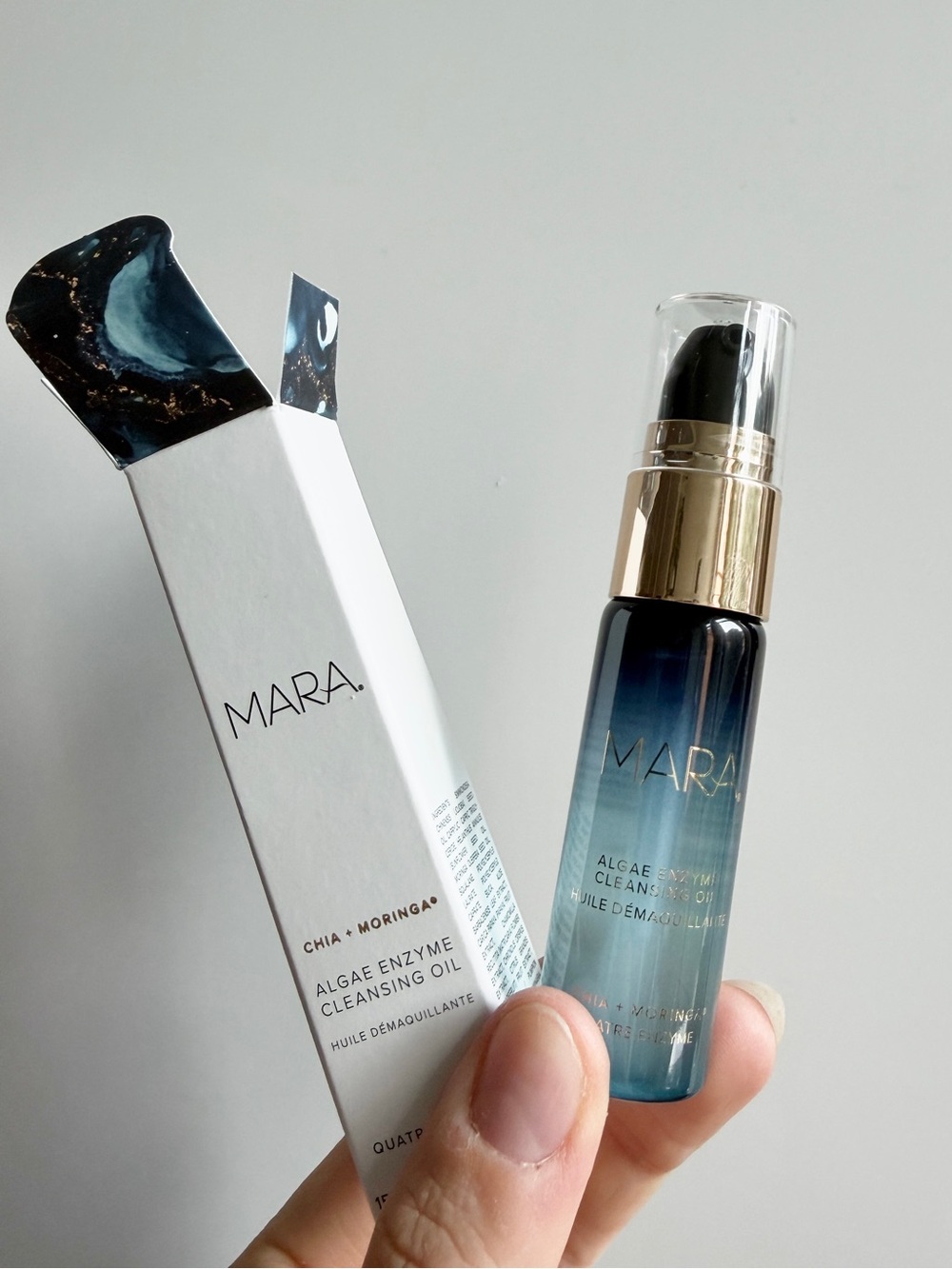 MARA chia + moringa algae enzyme cleansing oil travel size